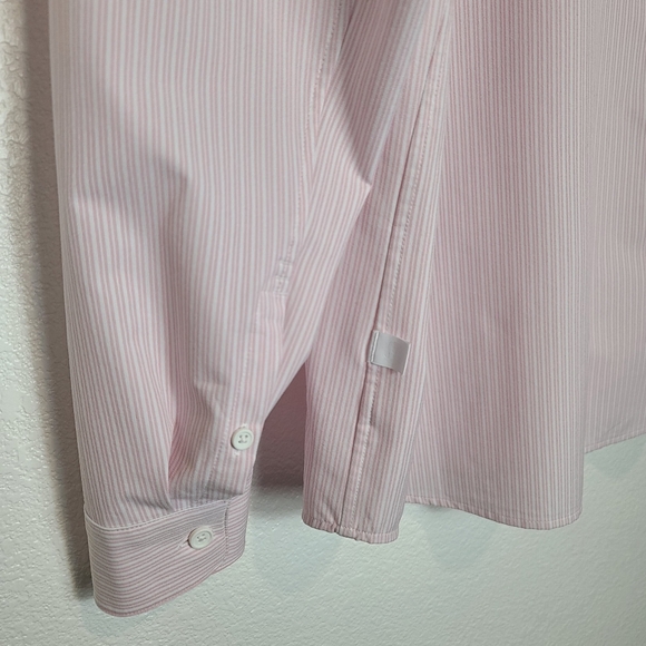 Lululemon Men's New Venture Classic Fit Striped Pink Shirt Size Medium - Picture 8 of 10